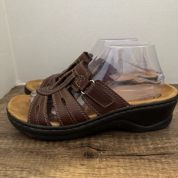 Clarks Bendables Lexi Belle Brown Adjustable Strap Comfort Slides Sandals - Picture 6 of 9
